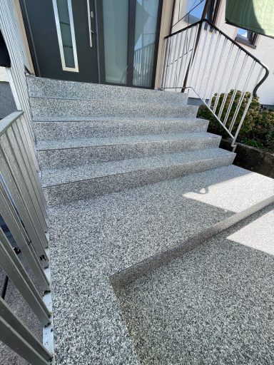 Steinteppich in Grau / Eingangsbereich